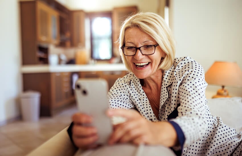 ຄົນໂສດອາຍຸສູງ — ການນັດຫາມີອອນລາຍ